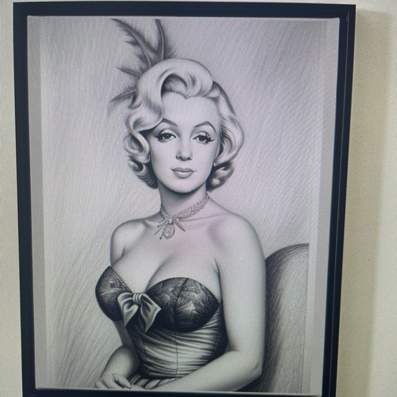 Hand-Drawn Marilyn Monroe Framed Artwork on Canvas - Picture 1 of 8